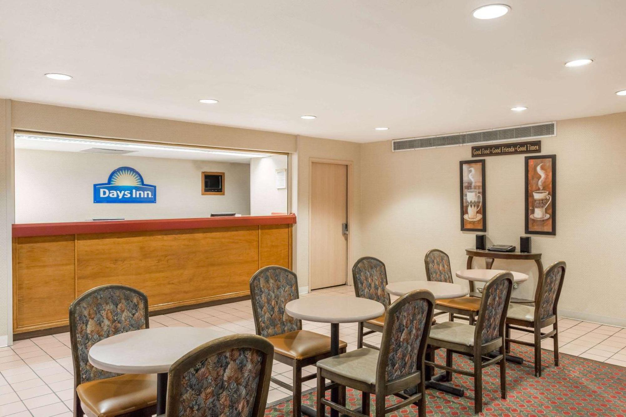 Days Inn By Wyndham West Des Moines - Clive Esterno foto