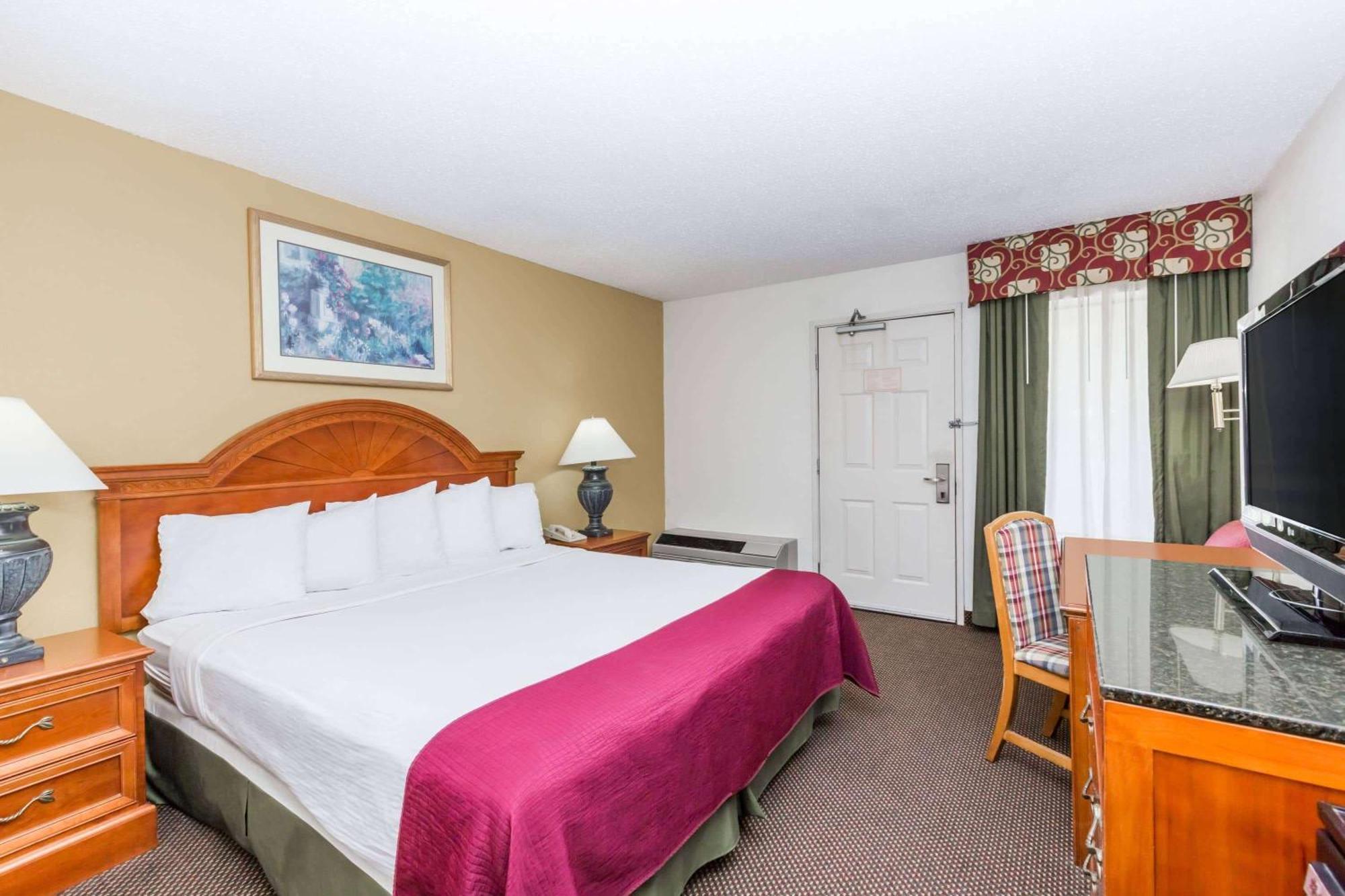 Days Inn By Wyndham West Des Moines - Clive Esterno foto